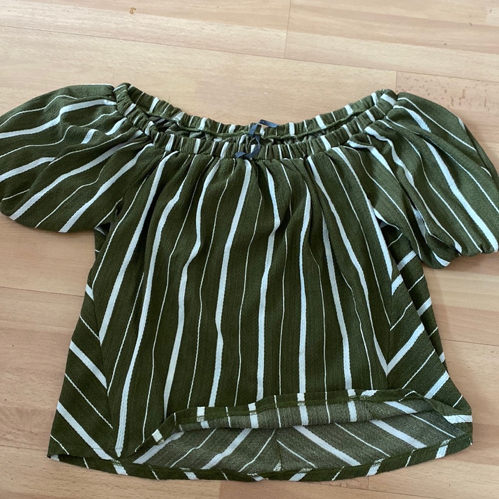NWOT Anthropologie Off the shoulder top